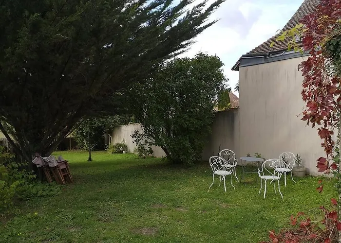 Au Coeur De Mortagne, Un Balcon Sur Le Perche Мортань-о-Перш